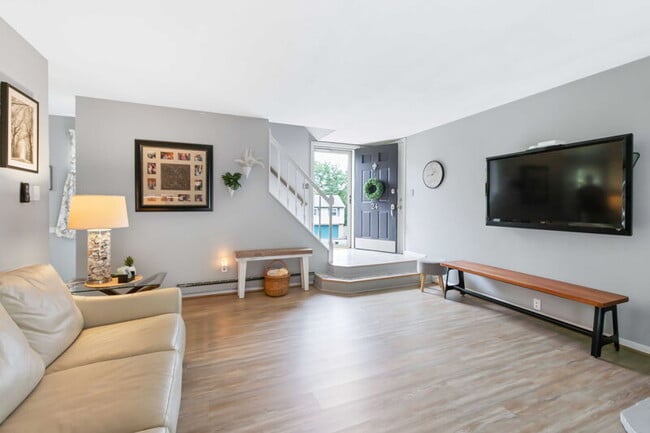 Photo - 24 Knollwood Dr