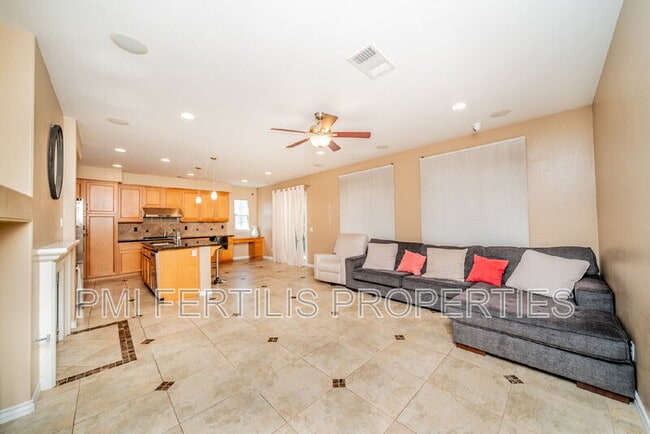 12494 Breeze Ln