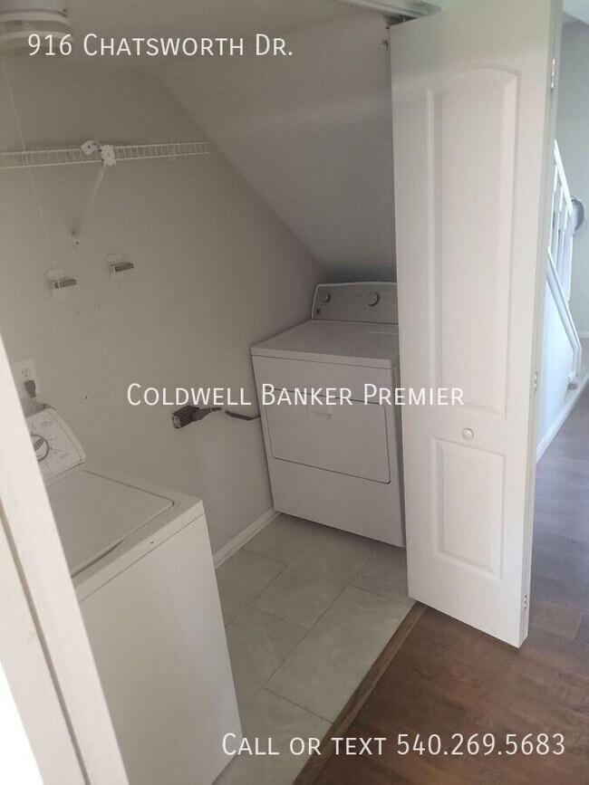 Photo - 916 Chatsworth Dr