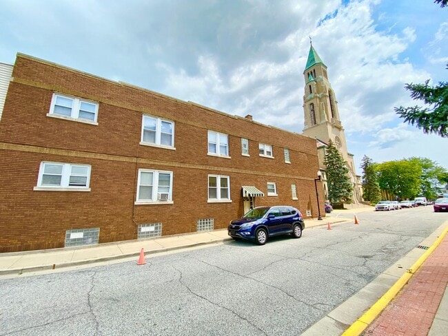 Building Photo - 1113 Benedict Ave Unit 2R