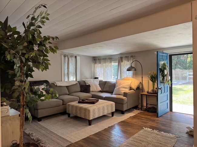 Photo - 50 Comfort St