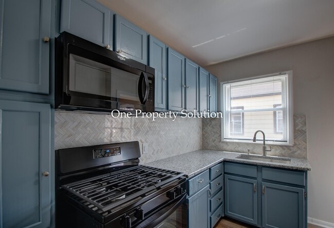 Photo - 230 Taft Pl