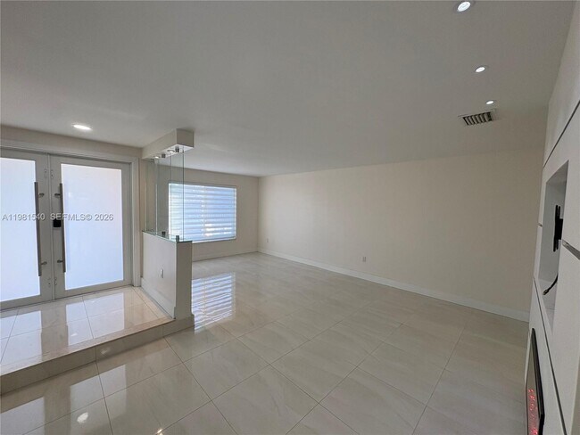 Photo - 5261 NW 190th St