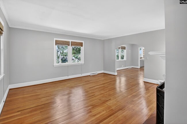 Photo - 512 Carrison St