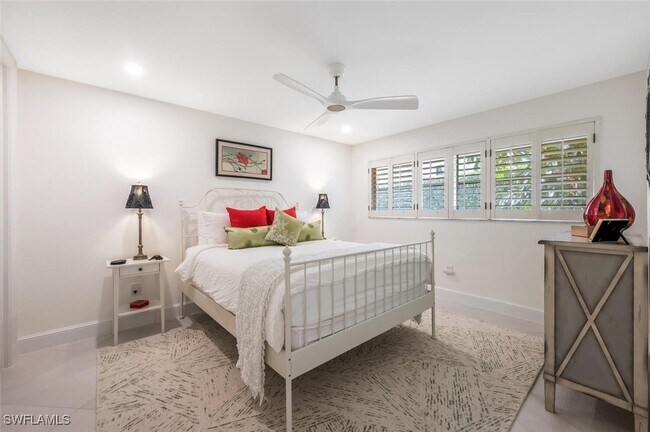 Photo - 735 Parkview Ln