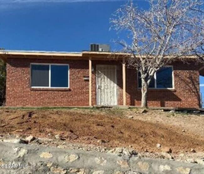 Building Photo - 1929 Detroit Ave