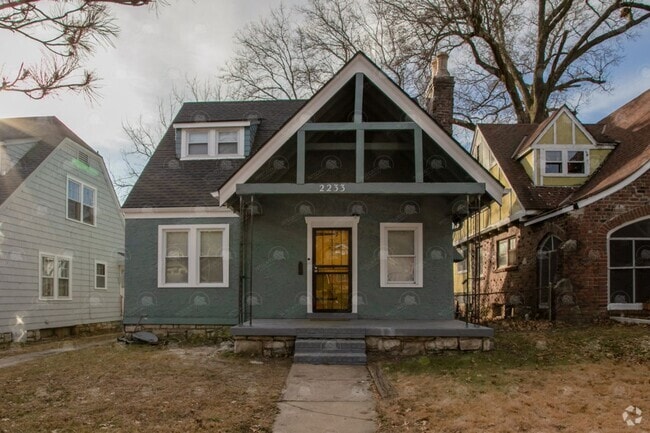 Building Photo - 2233 E 69th St Rental
