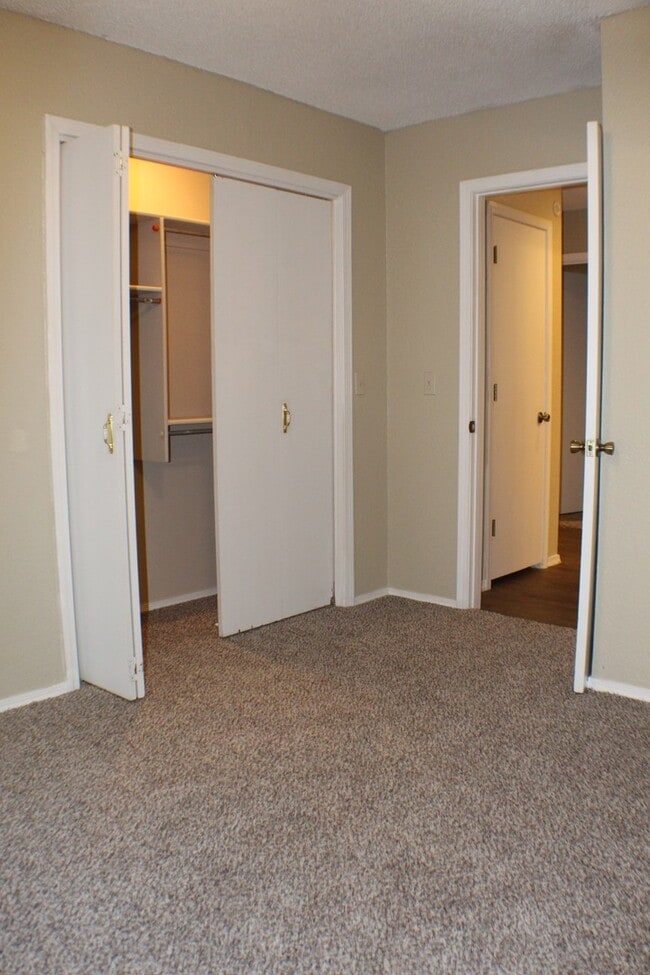 Photo - Sapulpa Duplexes-1819-21 Unit 1821