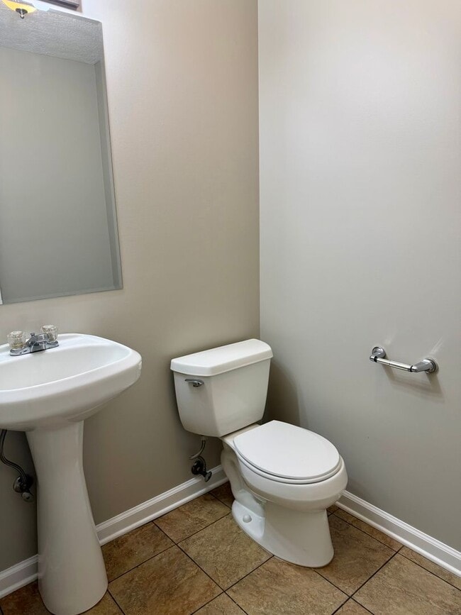 Photo - 00503 Unit B