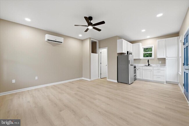 Photo - 222 S Kent St