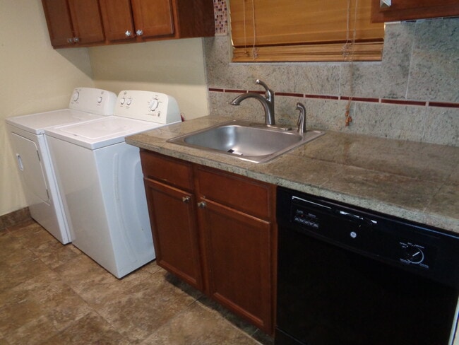 Photo - 676 Jennifer Jean Dr