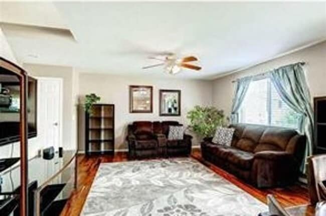 Photo - Lovely Gleneagle Charmer!