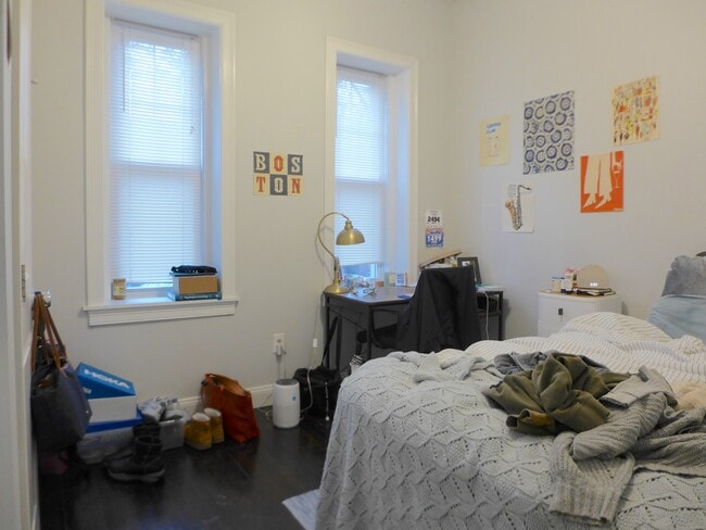 Photo - 17 Warwick St