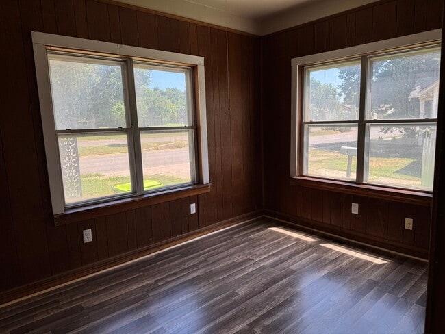 Photo - 311 N Green Ave