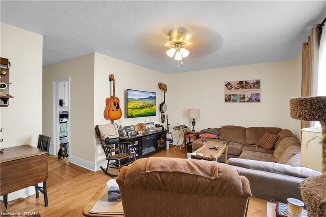 Building Photo - 329 Salisbury St