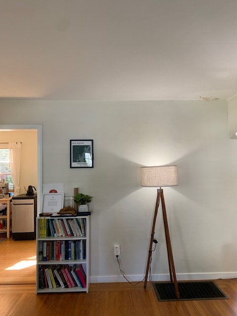 Photo - 585 California St