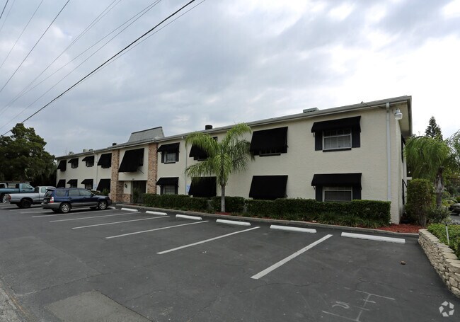 Photo - Kingston Court Apartments