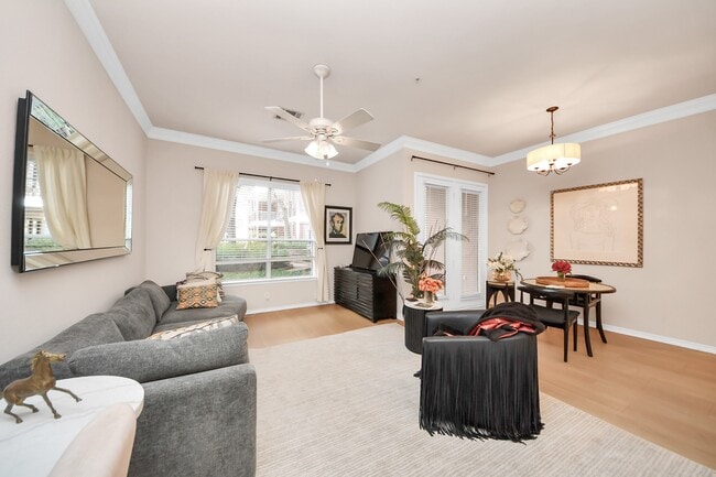 Photo - 2400 McCue Rd Unidad 113