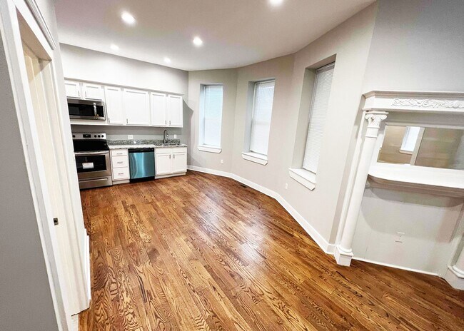 Building Photo - 3216 Bishop St Unit 3216-01