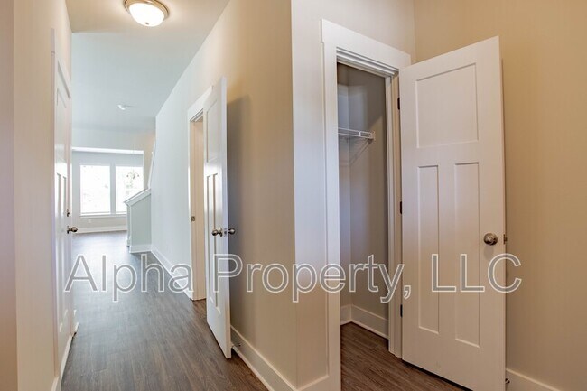 385 Hague Dr