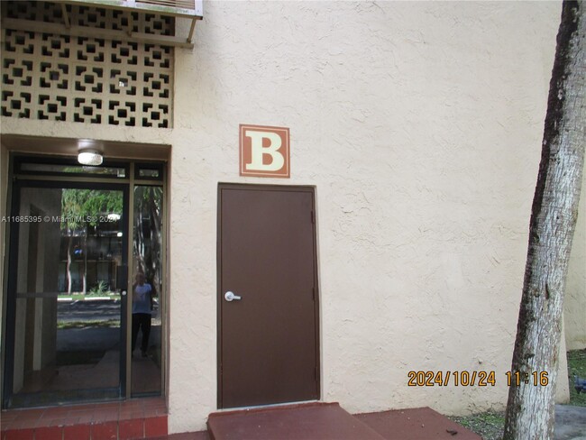 Photo - 14301 N Kendall Dr Condominio Unidad 203B