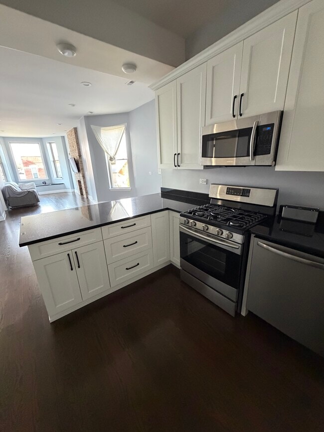 2629 W 15th St Unidad 60608 second floor apartment