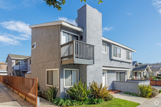 450-456 Coronado Ave