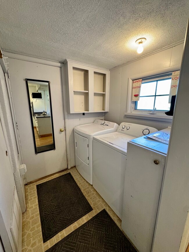 Photo - 1535 Monterey Ct