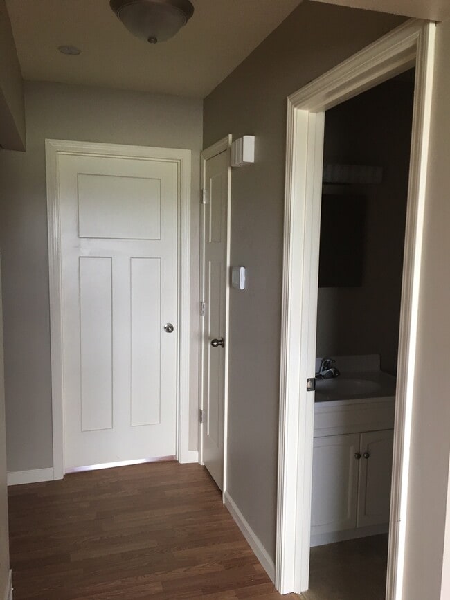 Building Photo - 2500 N Cole St Unit 1