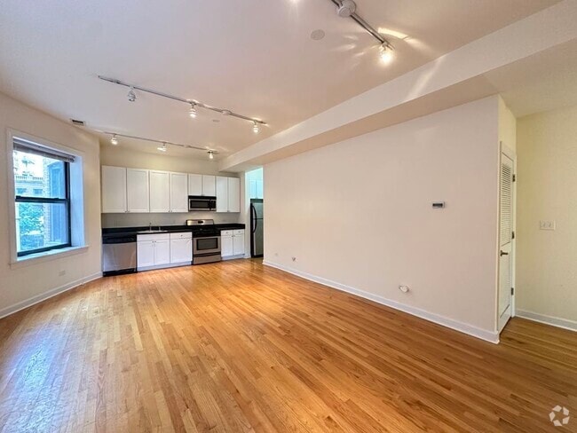 Building Photo - 4715 N Sheridan Rd Unit 22s Rental