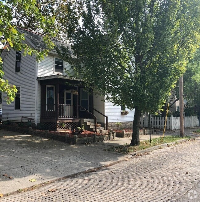 Building Photo - 1104 Pennsylvania Ave Rental