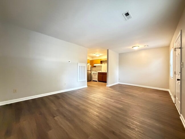 Building Photo - 221 Quintas Ave Unit B