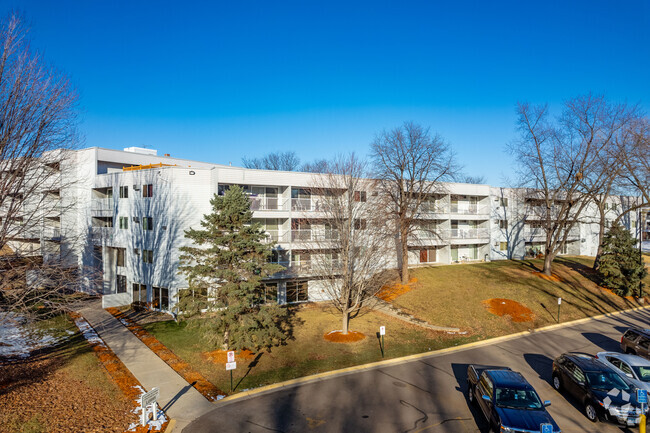 Photo - Canabury Pond Apartments