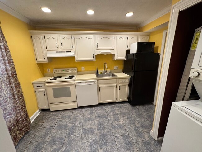 Photo - 109E Davis Ave SW