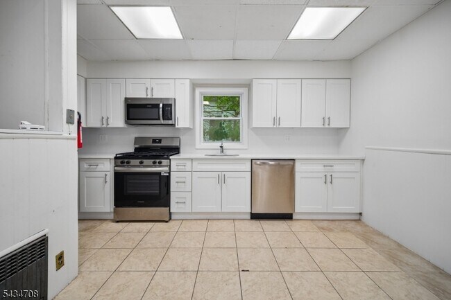 Photo - 102 2nd St