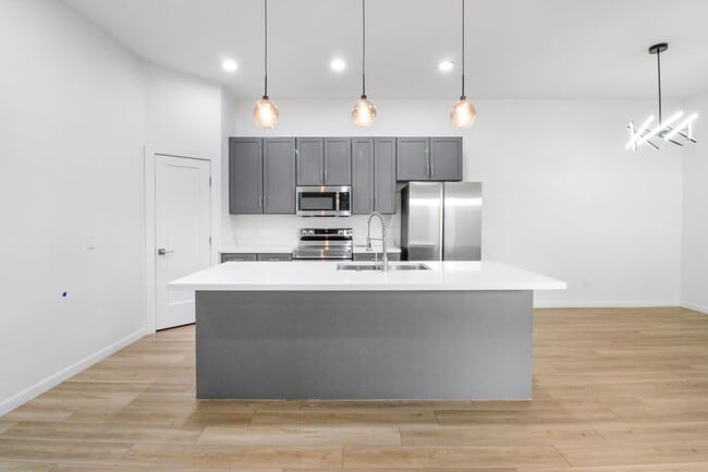 Photo - 2705 Kerria Ave