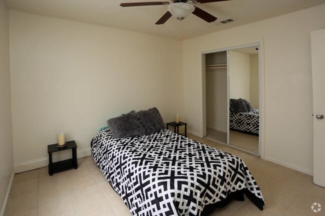 2Bd/1Bath