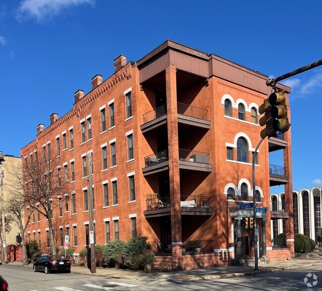 Building Photo - 318 W North Ave Unit G Rental