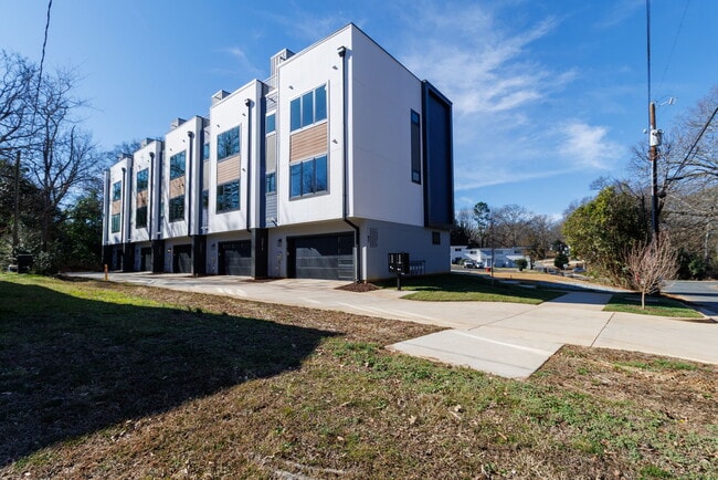 Building Photo - 3519 Avalon Ave