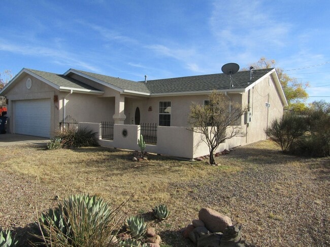 Building Photo - 1212 Serinna Ct