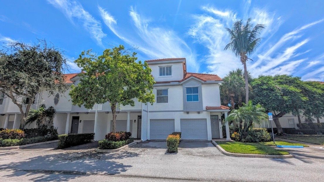 Photo - 2056 Alta Meadows Ln