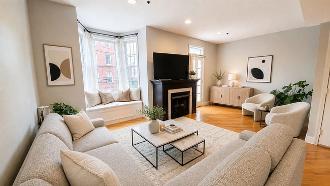 Building Photo - 111 Park Ave Unit 2
