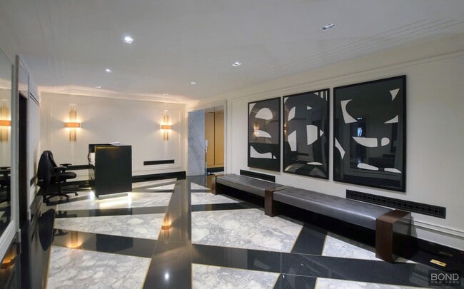 Building Photo - 20 Fifth Avenue Unit 3A Rental