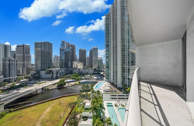 Photo - 92 SW 3rd St Condominio Unidad 2104