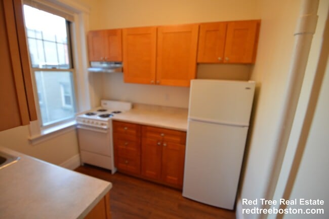 Building Photo - 31 Park Dr Unit 11