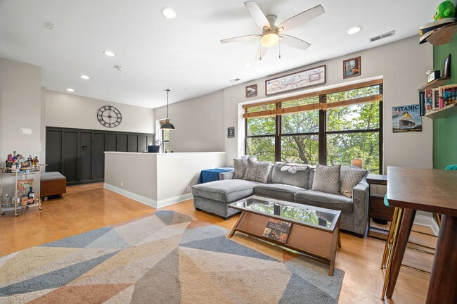 Photo - 5138 N Winchester Ave Unit 3