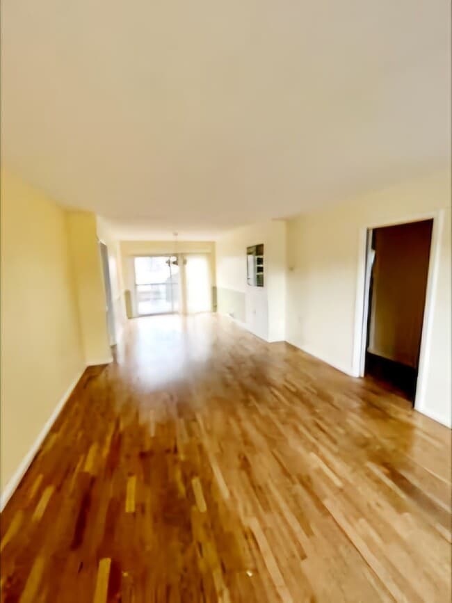 Photo - 606 Avenue C