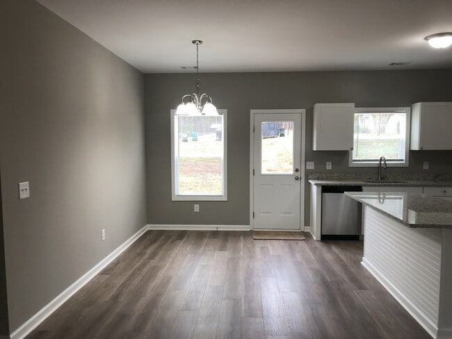 Photo - 261 Charlotte Cir