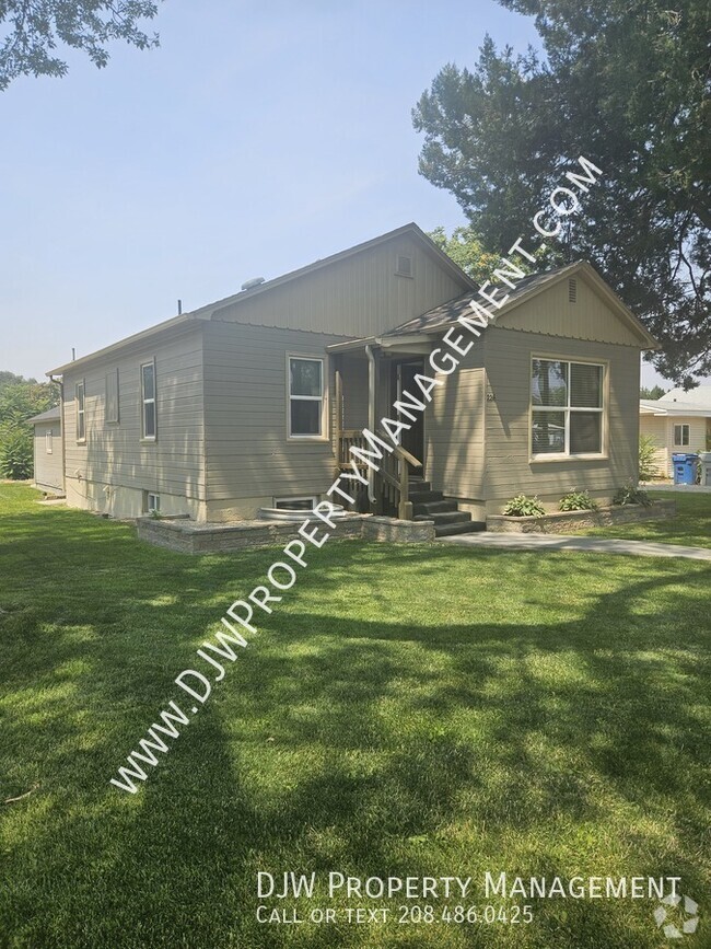Building Photo - 2216 Wisconsin Ave Unit Main House