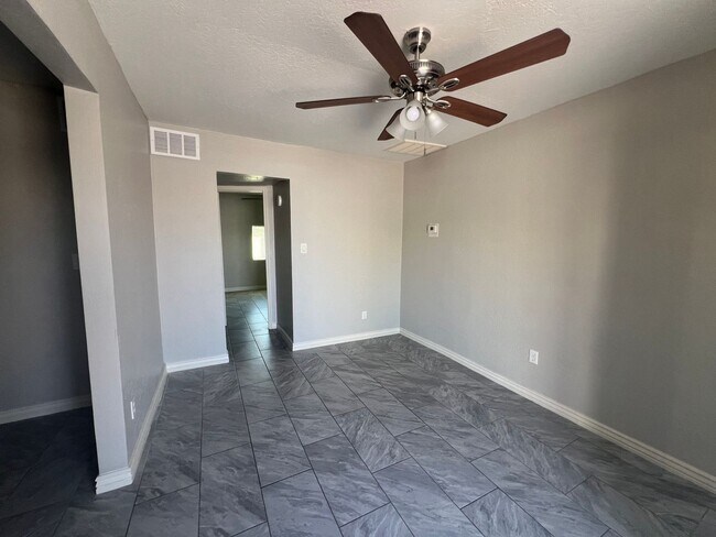 Photo - T6002 Unit 1422 - Back